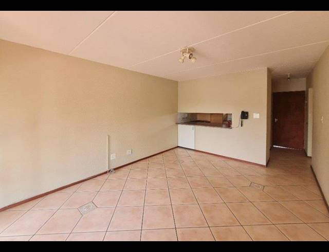 2 BEDROOM APARTMENT FOR SALE IN DOWERGLEN EXT 4